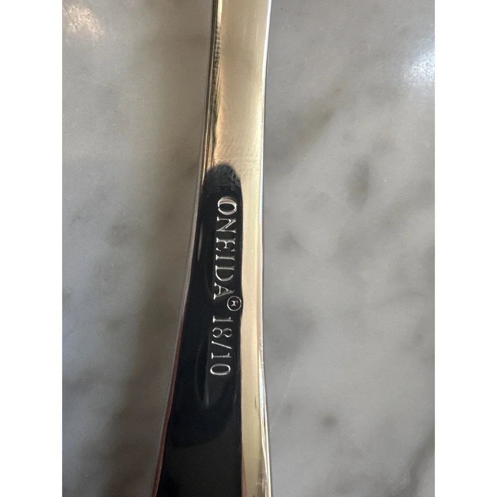 Oneida Garnet Stainless Steel Dinner Forks Set of 4 Glossy 18/10 OHSGARN 8 Inch